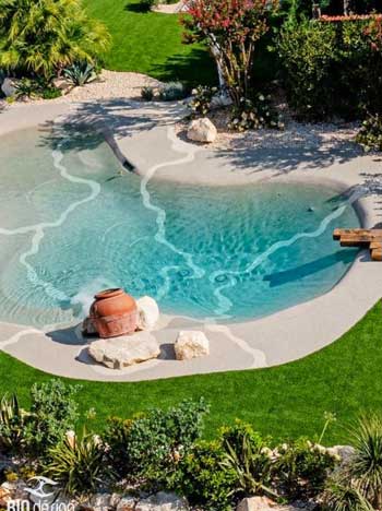 Entdecken Sie Biodesign-Pools bei HouService Rhön: Nachhaltige, langlebige und ästhetische Pools mit patentierter Technologie. Ihr exklusives Badeerlebnis!